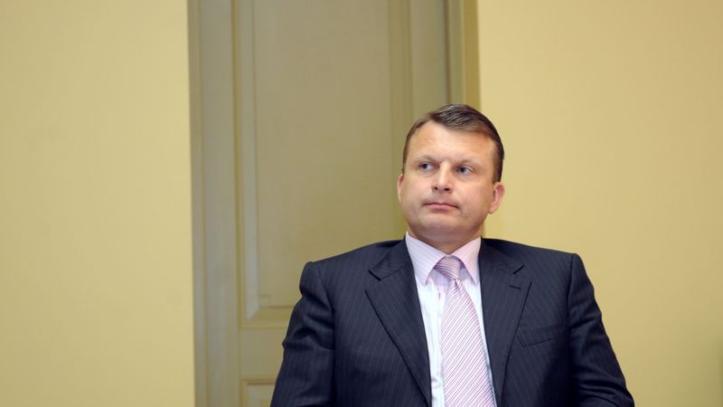 Šlesers pārliecināts par Zatlera vēlmi pārņemt varu