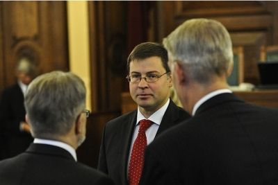 Dombrovskis prezidentam gatavs piedāvāt koalīcijas modeli ar 56 balsīm