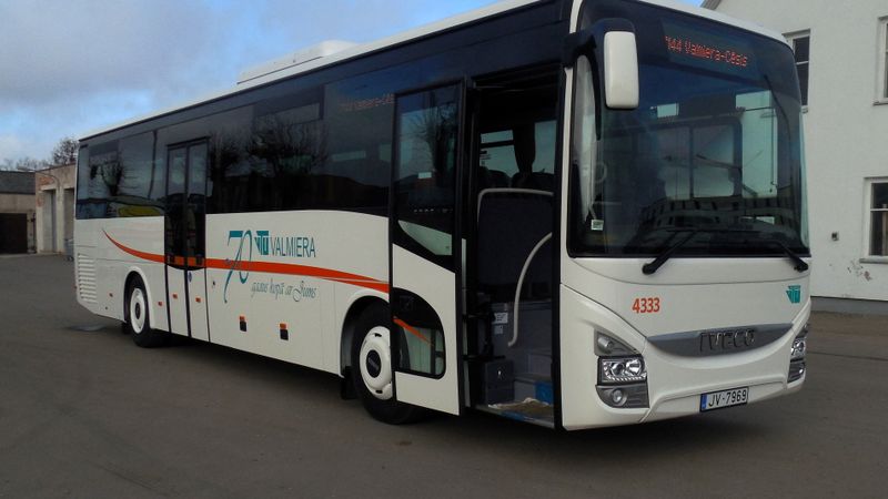 Kursēt sākuši vēl seši VTU Valmiera jaunie autobusi