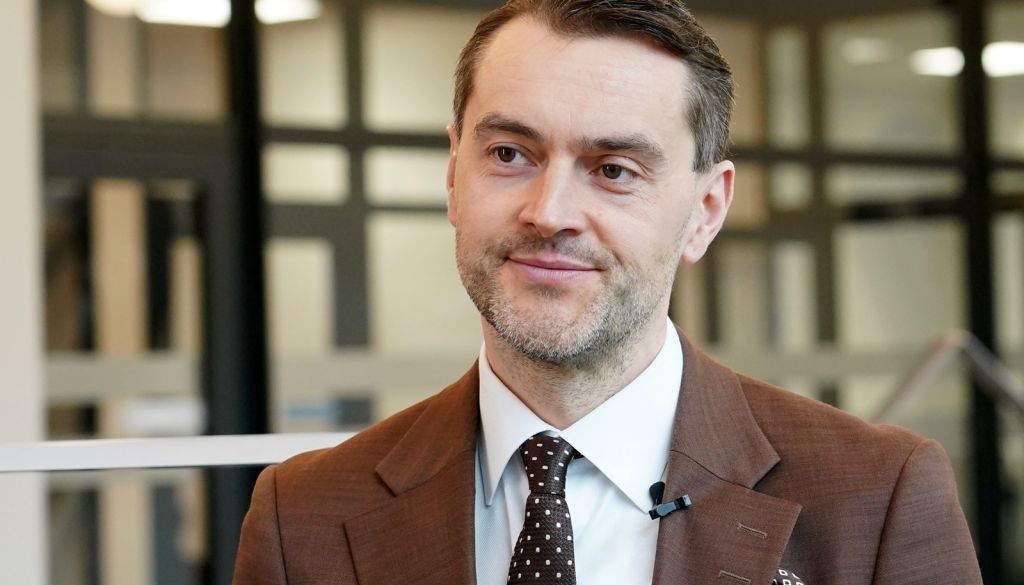 Altum turpinās vadīt Bērziņš