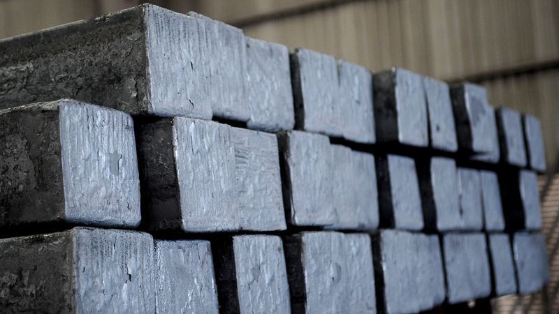 Dombrovskis pēc tikšanās ar potenciālo Liepājas metalurga investoru viņa vārdu atklāt nesteidz