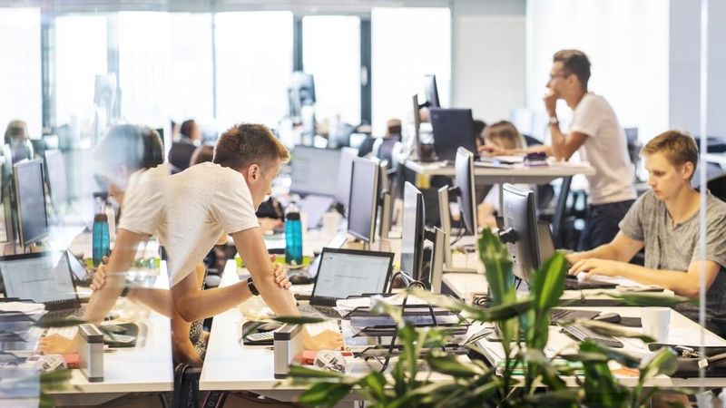 Mintos, investējot 5 miljonus eiro, klientiem piedāvās IBAN kontus un debetkartes