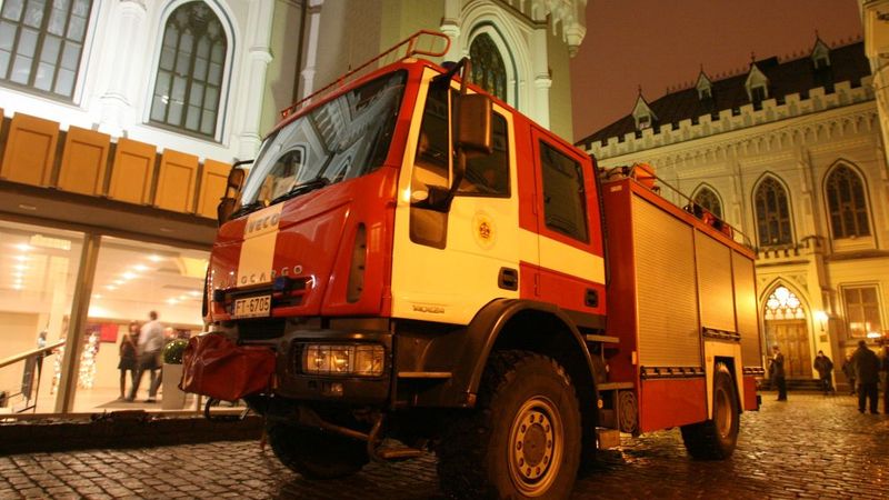 Pencis: lielākas taupības gadījumā jāatdod ugunsdzēsēju auto un jālikvidē brigādes