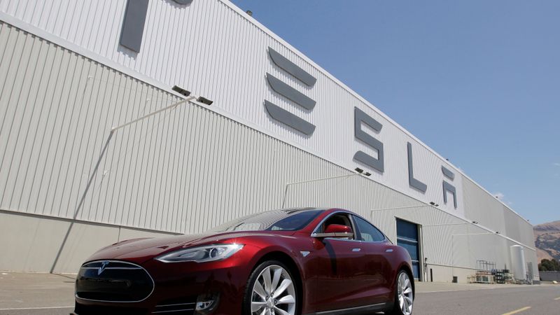 New York Times apsūdz elektroauto apskata safabricēšanā