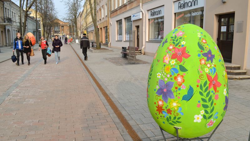 Foto: Lieldienu olu galerija Rīgas ielā
