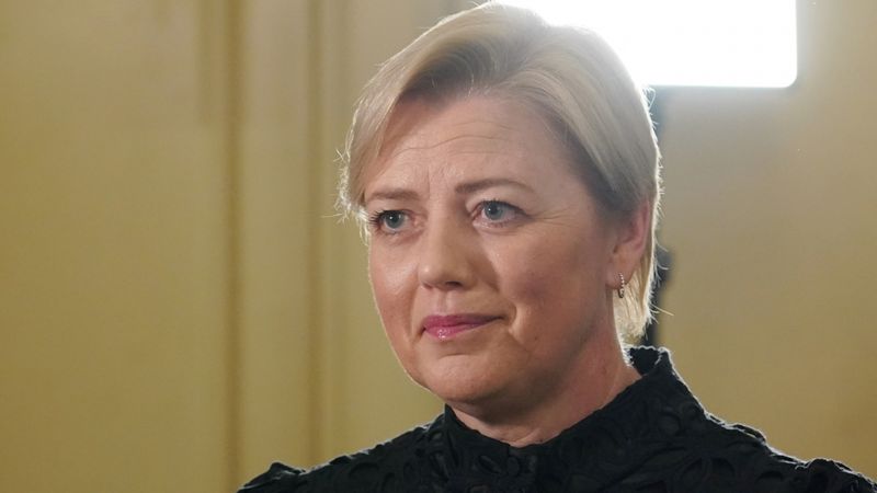 CVK vadītāja tomēr atkāpjas no amata