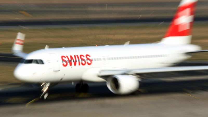 Šveices aviokompānijas Swiss lidmašīnas Airbus A220 pakāpeniski atsāk lidojumus