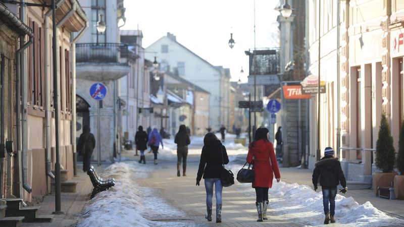 Kuldīgas vecpilsētas ēkas atgūst kādreizējos vaibstus