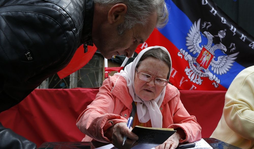 Separātisti paziņojuši Doņeckas referenduma rezultātus; Putins pagaidām nekomentē