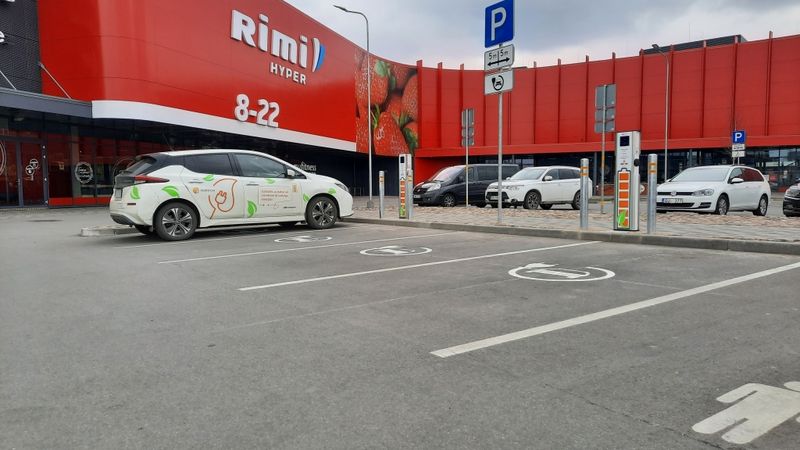 Paplašina elektrouzlādes staciju tīklu