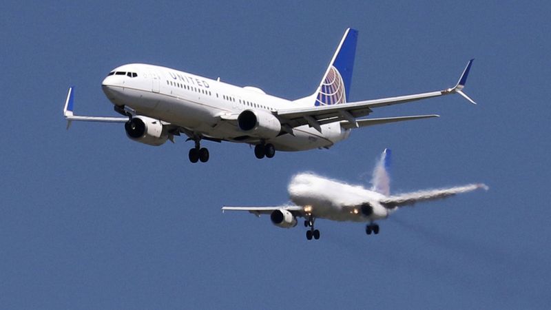 Boeing pērn apsteidzis Airbus pēc piegādāto lidmašīnu skaita