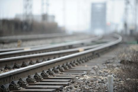 Latvieši par 92 miljoniem eiro būvēs dzelzceļa sliežu ceļu