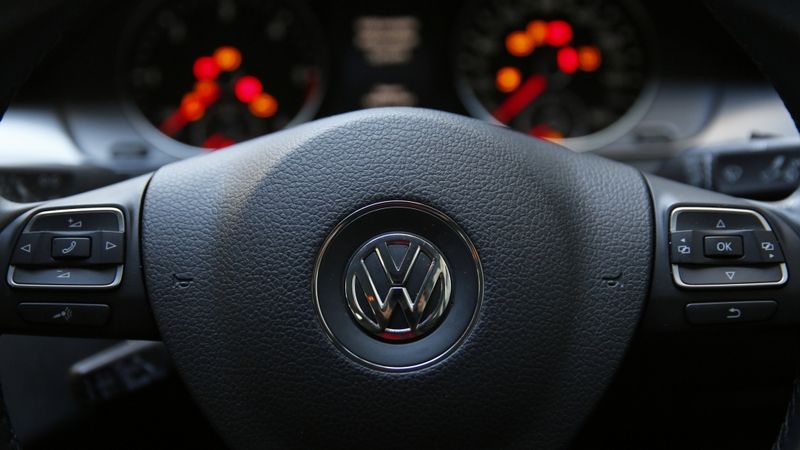 Aicina taksistus un auto īpašniekus izvairīties no tā saucamajiem "firmu karuseļiem"