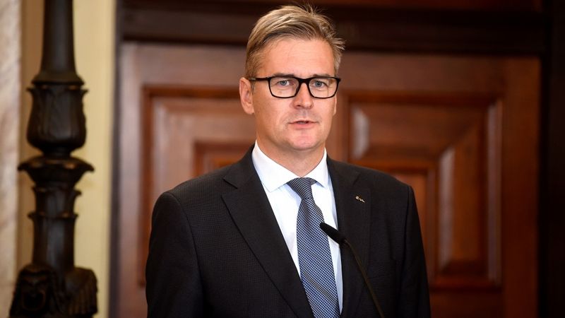 Papildināta - Bondars plāno aiziet no Budžeta komisijas vadības un nekandidēt uz 14.Saeimu