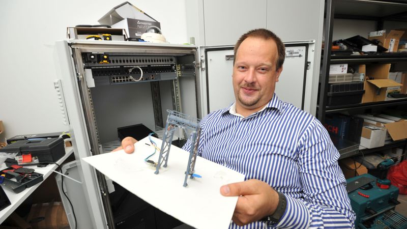 Izveido modro aci