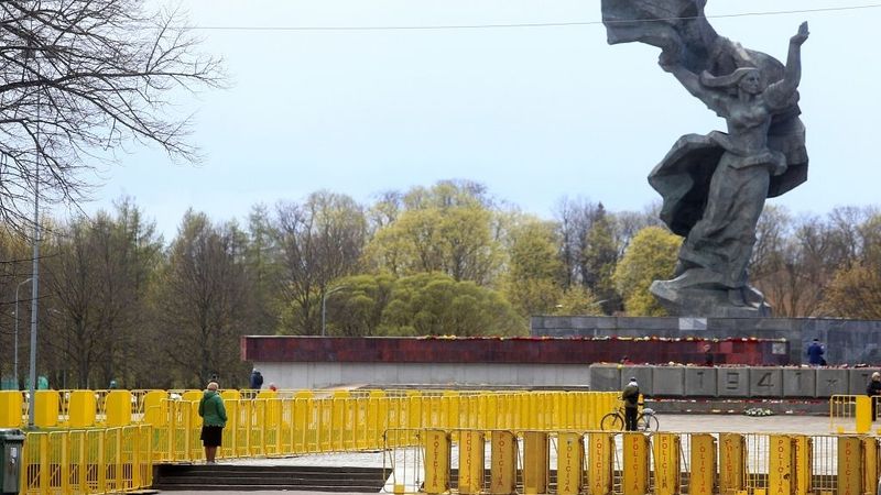 Pieminekļu komplekss Uzvaras parkā atzīts par nedrošu