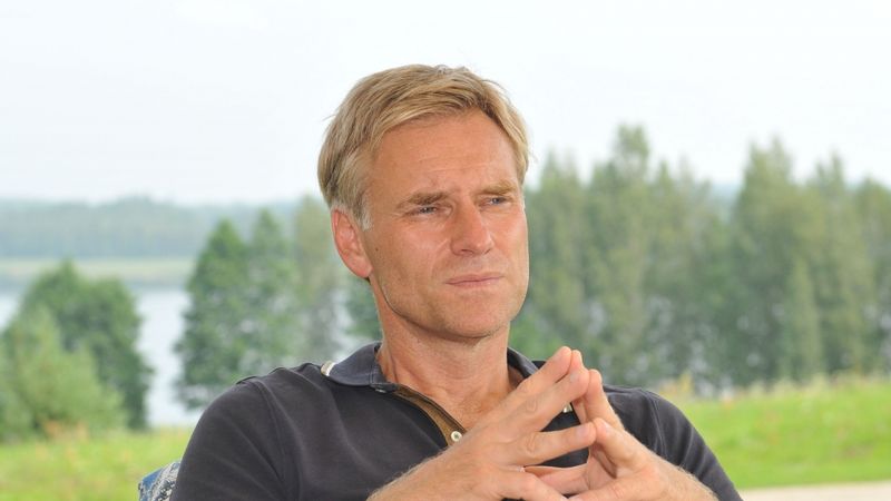 Gulbim noslīkst visas kumelītes