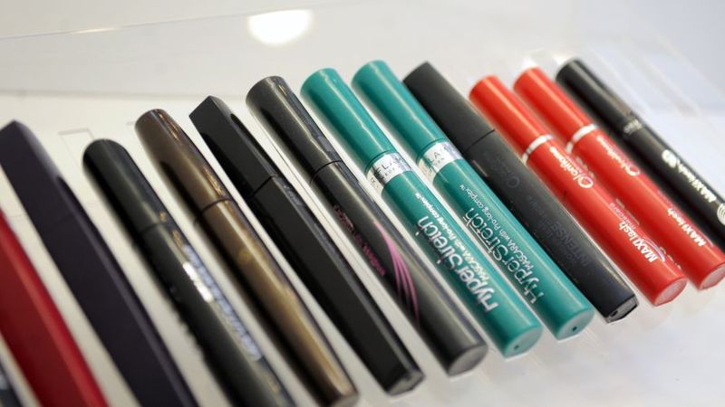 Oriflame krīt pārdošanas apjomi; dividendes neizmaksās