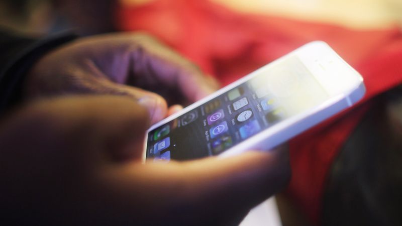 Bostonas universitāte lūdz pārtraukt iPhone 5 tirdzniecību pārkāpta 1997. gada patenta dēļ