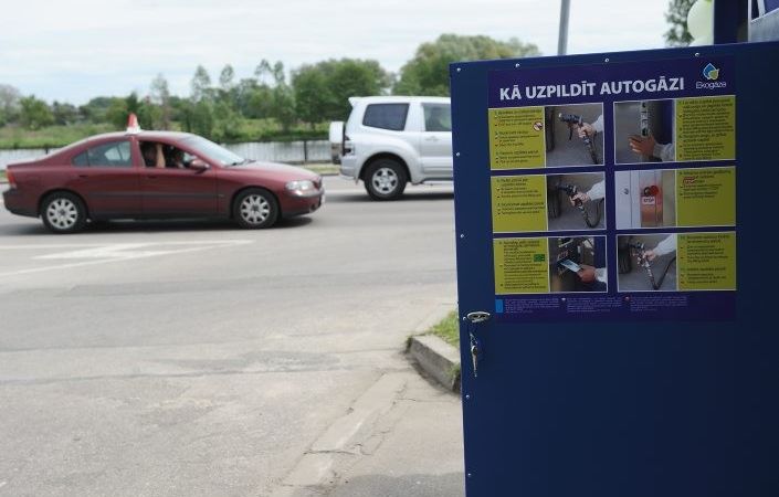 Autogāzes uzpildes stacijās sāks vākt autovadītāju parakstus pret akcīzes nodokļa palielināšanu