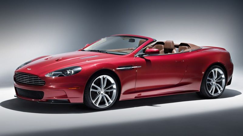 Jaunu auto tirdzniecība aug par 80%; reģistrēts šogad pirmais Aston Martin