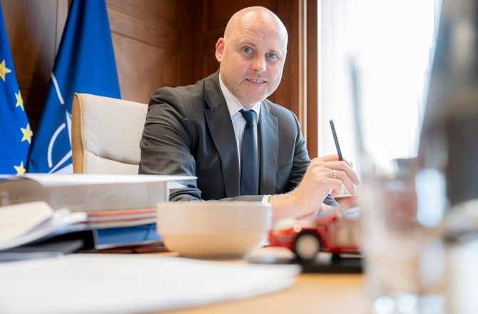 Jāmeklē, kur budžetam nopelnīt un kur ietaupīt naudu
