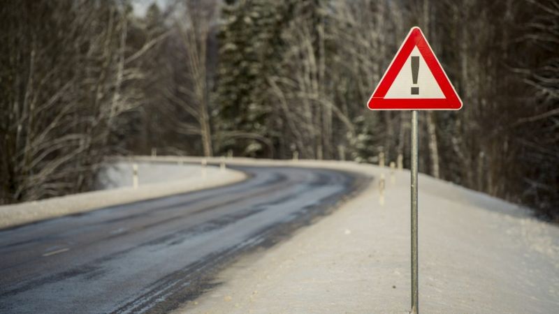 Ceļa stāvoklis uz Daugavpils šosejas liek ieviest ātruma ierobežojumu