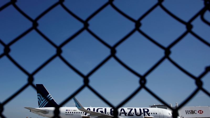 Pēc neveiksmīgiem pārņemšanas piedāvājumiem tiesa liek likvidēt aviokompāniju Aigle Azur