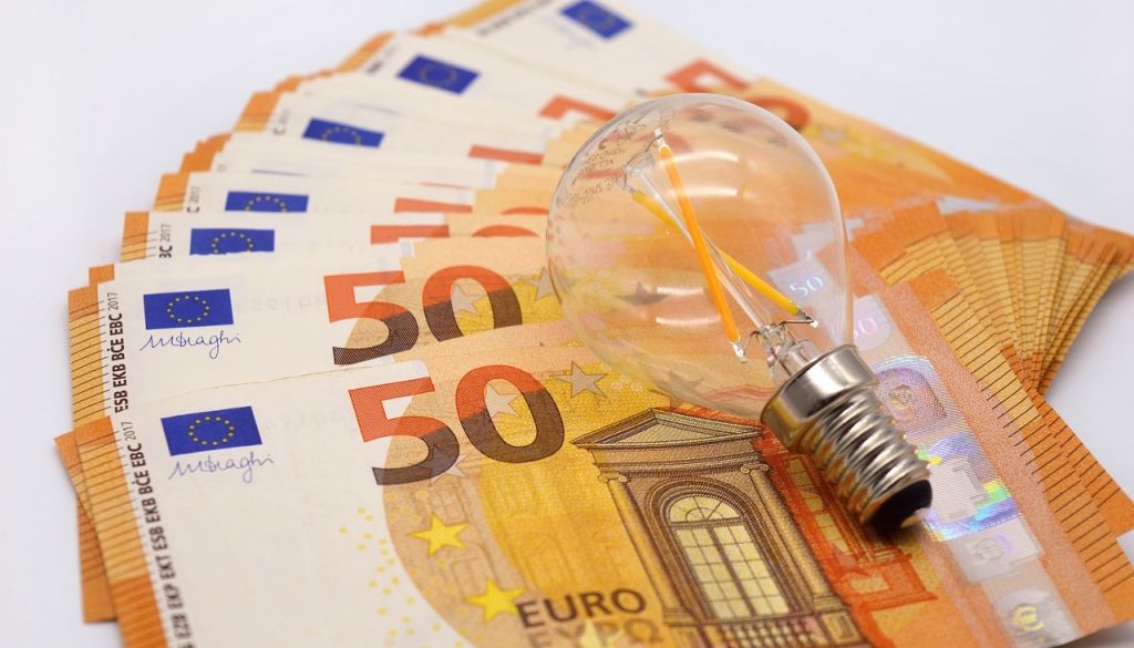 Palielinās atbalstu elektroenerģijas aizsargātajiem lietotājiem