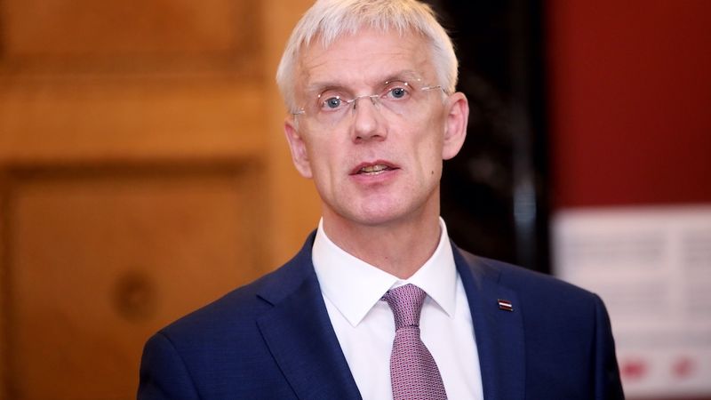 Kariņš pauž skepsi rosinājumu būtiski paaugstināt Covid-19 saslimstības rādītāju, no kura jāievēro pašizolācija