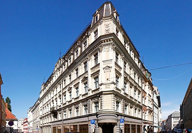 Papildināta - Baltikums Bank par četriem miljoniem eiro restaurē bijušo Krājbankas ēku Vecrīgā