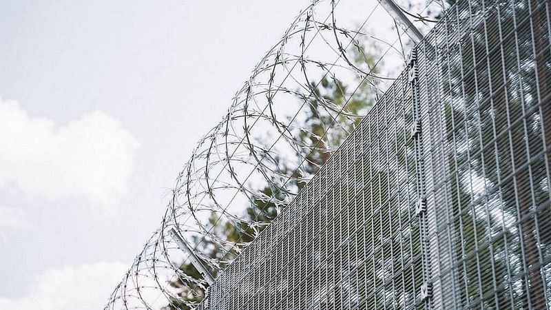 Polija uz laiku slēgusi robežu ar Baltkrieviju