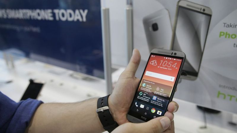 Pēc straujā akciju cenu krituma HTC izslēgts no Taivānas akciju biržas indeksa