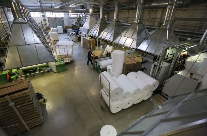 Valkā ražo burbuļplēvi un montē detaļas autogigantiem