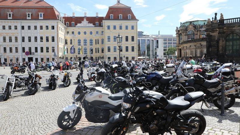 Vācijā plāno svētdienās aizliegt motociklus