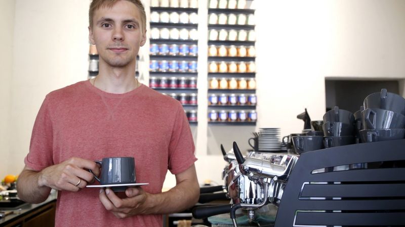 FOTO,VIDEO: Kalve coffee atver Espresso room