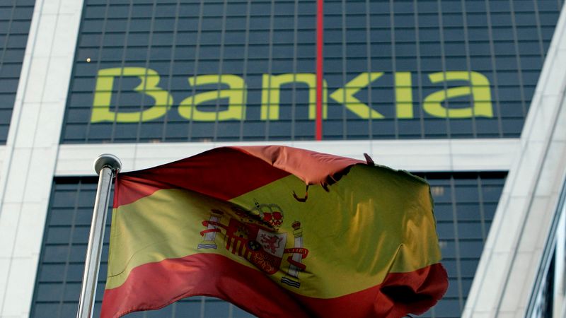 Spānijas bankas no ECB aizņemas rekordsummas