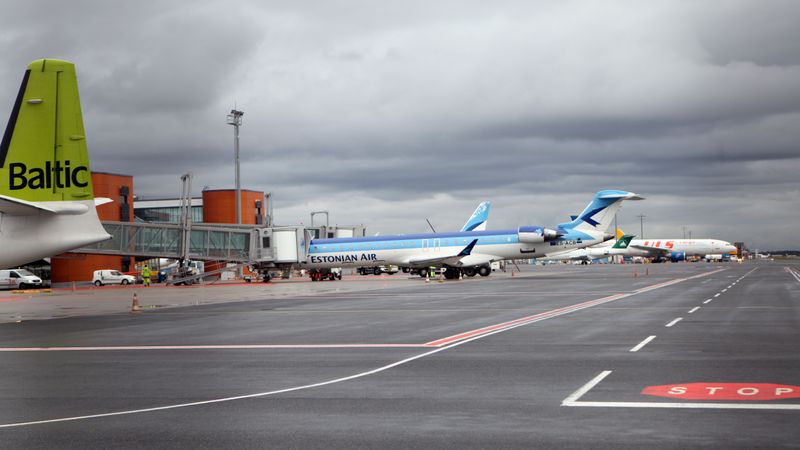 Pēc tehniskām problēmām atjaunota gaisa satiksme Tallinā