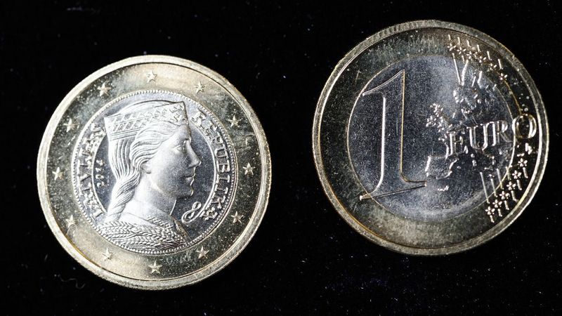 Papildināta ar foto - Eiro monētas uz Latviju vedīs ar 15 kuģiem
