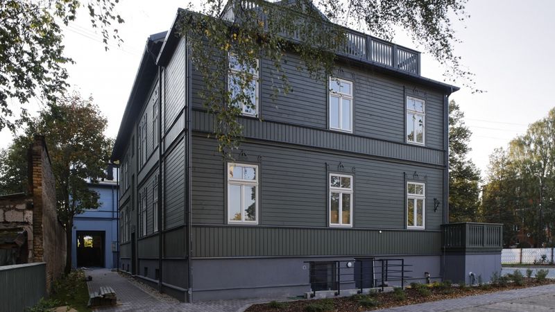 Ekspluatācijā nodots pirmais koka nams Melnsila kvartālā