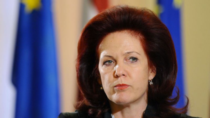 Āboltiņa: Ušakovs var atbildēt - «viņa vienkārši nav izgulējusies»