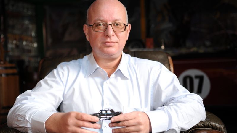Dartz īpašnieks: man nav nedz Vertu telefona, nedz mājas ezera krastā