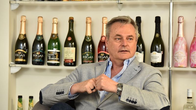 Amber Beverage Group "kapteinis" Rīgas Melno balzamu vedīs apkārt pasaulei