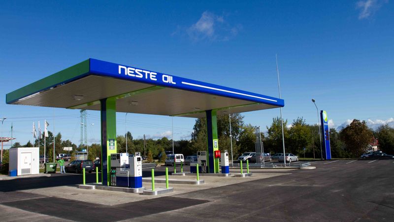 SIA Neste Latvija tērē 1,4 miljonus latu zīmola maiņai uz Neste Oil