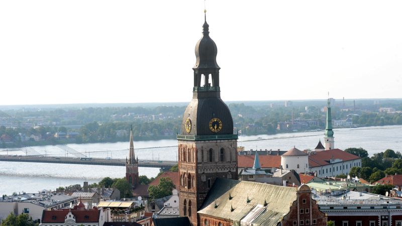 Rīgas dome šogad plāno tērēt 117 tūkstošus latu nenopelnītas naudas ik dienas