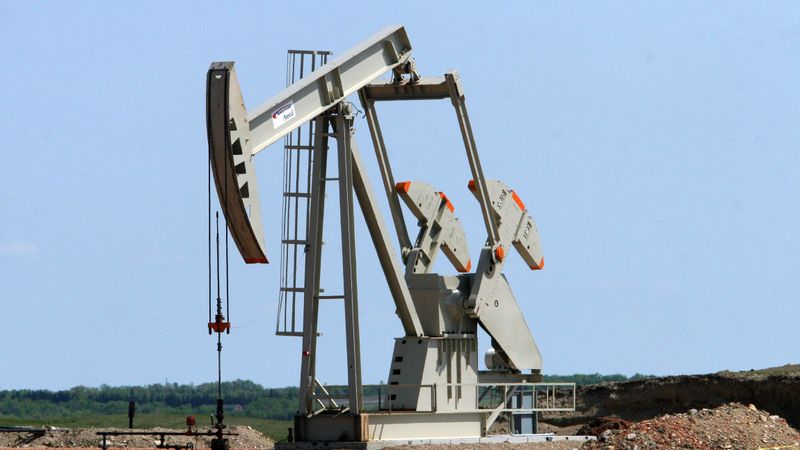 Ģeopolitiskā nestabilitāte rada placdarmu naftas cenu kāpumam