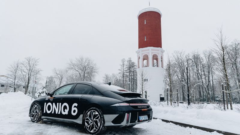 Cik tālu elektroauto patiesībā var nobraukt Latvijas ceļos?