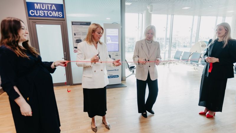 Lidostā VID uzstāda pašapkalpošanās kiosku "Tax Free" čeku apstiprināšanai