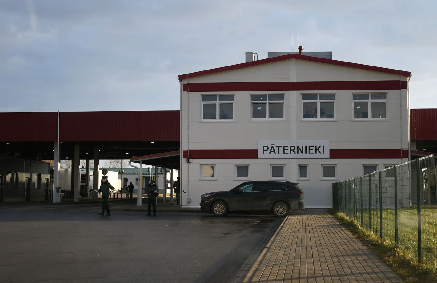 Rosinās apturēt Latvijas - Baltkrievijas robežšķērsošanas vietas Pāternieki darbību