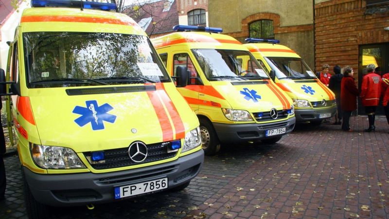 Maxima traģēdijā cietušajai darbiniecei piestādīts rēķins par palīdzību